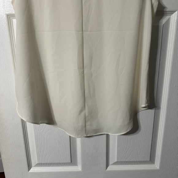 NWT Expresss Crocheted Lace Front Blouse - Picture 9 of 16